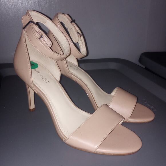 Women's Nine West Beige Ankle Strap Heels 8 - Picture 1 of 2